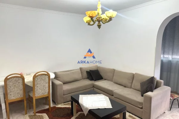 Shtepi me qera Apartament ne Tirane, 3+1, Mobilimi E mobiluar, Pagesa 800  Euro.