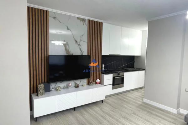 Shtepi me qera Apartament ne Tirane, 1+1, Mobilimi E mobiluar, Pagesa 900  Euro.