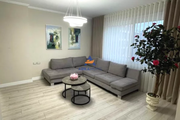 Shtepi me qera 1+1 ne Tirane - 900 Euro