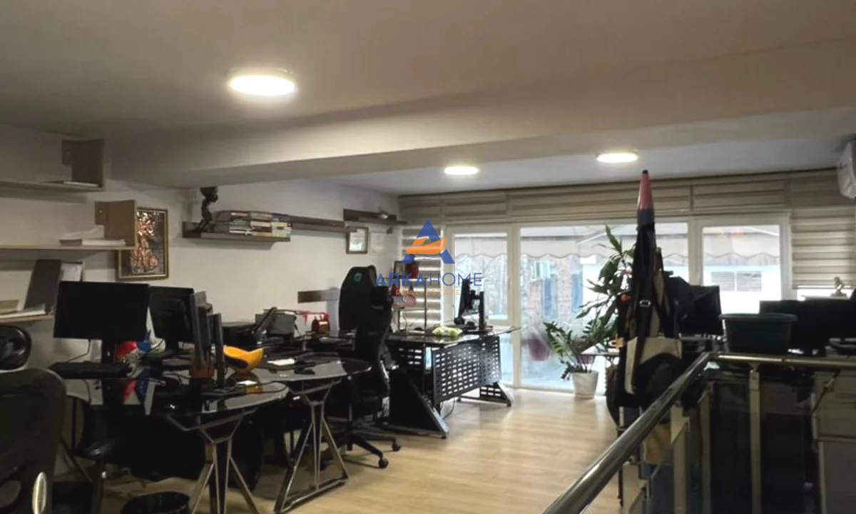 JEPET ZYRE ME QERA TE RRUGA SULEJMAN DELVINA 800 EURO