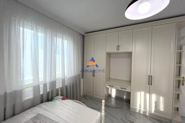 Shtepi me qera Apartament ne Tirane, 2+1, Mobilimi E mobiluar, Pagesa 1,200  Euro.