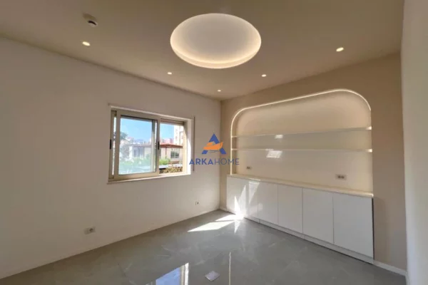 Ambient biznesi me qera 1+1 ne Tirane - 1,500 Euro