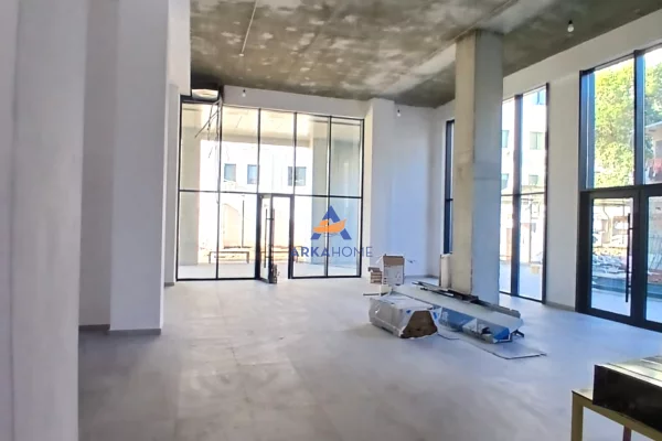 Ambient biznesi me qera 1+1 ne Tirane - 4,500 Euro