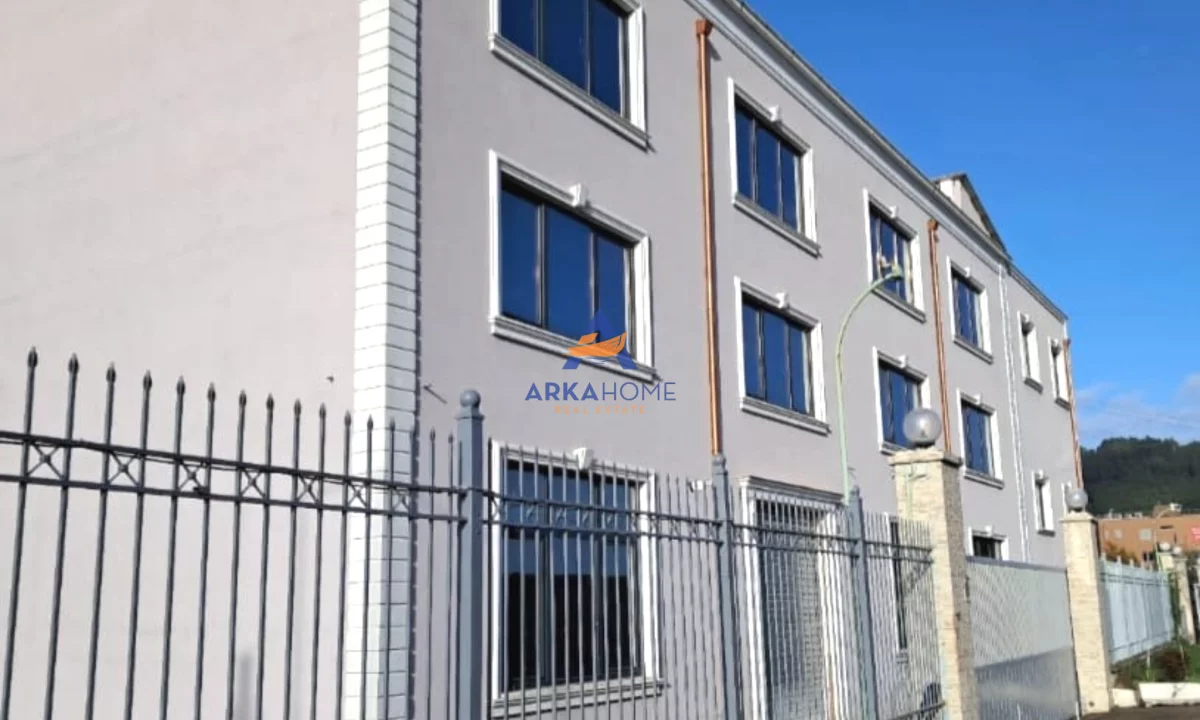JEPET ME QIRA GODINE 3 KATSHE BASHKE ME ZYRA BIZNESI 1280 M2 " TIRANE VAQARR KM5" 13.000 EURO