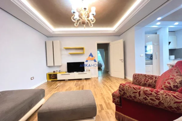 Shtepi me qera 2+1 ne Tirane - 1,200 Euro