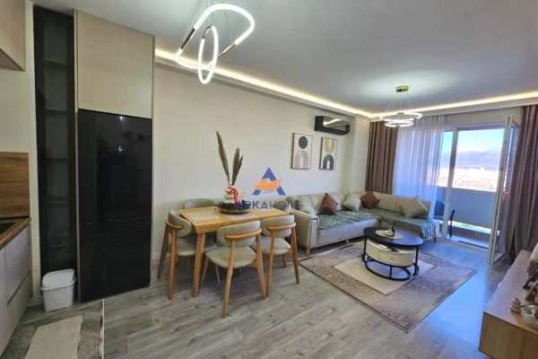 Shtepi me qera 2+1 ne Tirane - 650 Euro