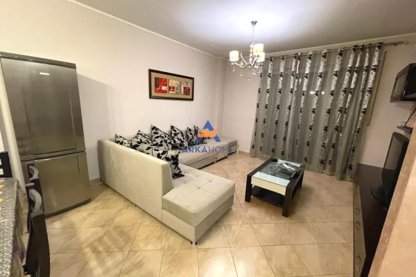 Shtepi me qera 2+1 ne Tirane - 700 Euro