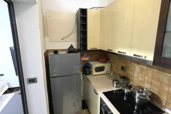 Shtepi me qera Apartament ne Tirane, 1+1, Mobilimi E mobiluar, Pagesa 623  Euro.