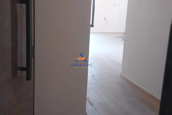 Shtepi me qera Apartament ne Tirane, 2+1, Mobilimi E mobiluar, Pagesa 519  Euro.