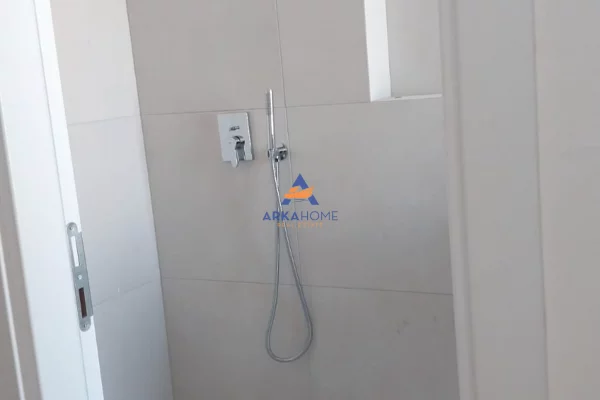 Shtepi me qera Apartament ne Tirane, 2+1, Mobilimi E mobiluar, Pagesa 519  Euro.