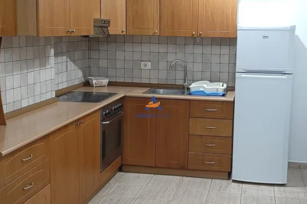 Shtepi me qera Apartament ne Tirane, 1+1, Mobilimi E mobiluar, Pagesa 600  Euro.