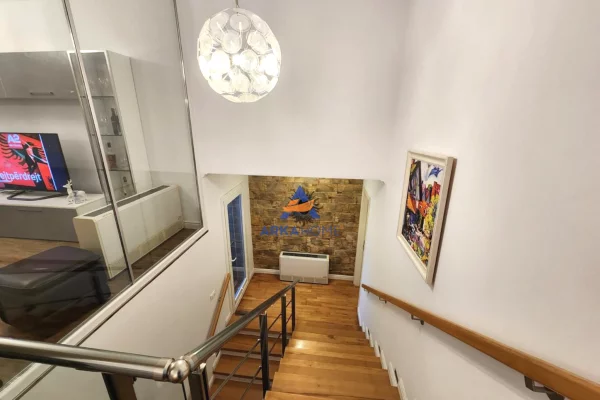 Shtepi me qera 3+1 ne Tirane - 2,000 Euro
