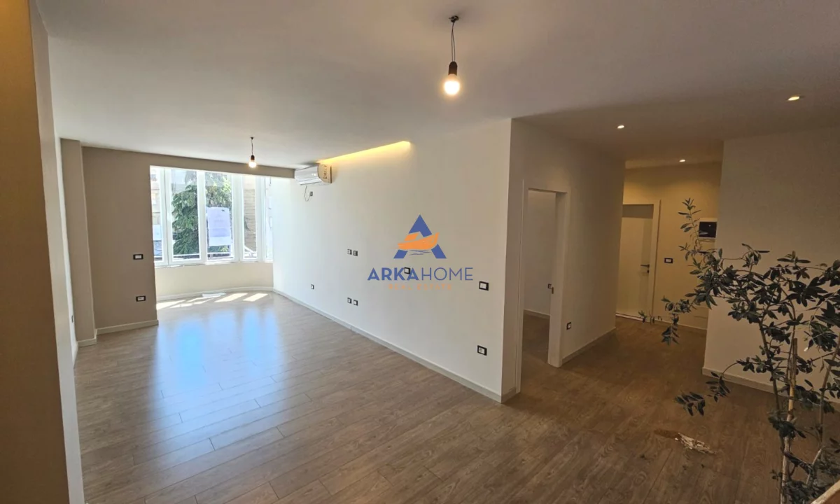 Shtepi me qera Apartament ne Tirane, 2+1, Mobilimi Bosh, pa mobiluar, Pagesa 900  Euro.