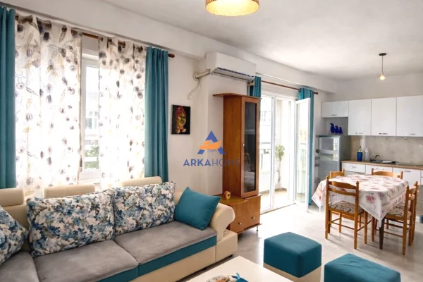 JEPET ME QERA APARTAMENT 2+1+BALLKON "KOMUNA PARISIT (PRANE SHKOLLES ATE ZEF PELLUMBI)" 60000 LEKE