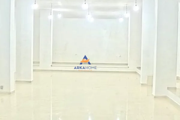 JEPET ME QIRA AMBIENT BIZNESI 130M2 "MEDRESEJA / TREGU INDUSTRIAL, TIRANE" 1300 EURO