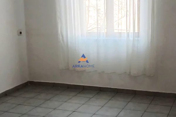 JEPET ME QERA APARTAMENT 1+1 "NE BLLOK" 65.000 LEKE