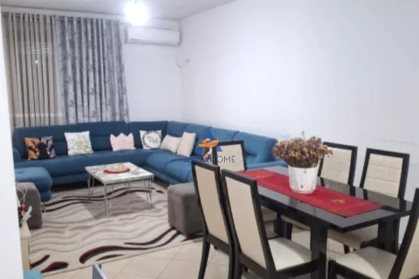 Shtepi ne shitje Apartament ne Tirane, 1+1, Mobilimi E mobiluar, Pagesa 88,357  Euro.