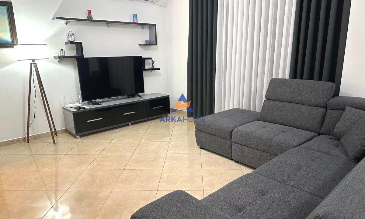 Shtepi me qera Apartament ne Tirane, 2+1, Mobilimi E mobiluar, Pagesa 800  Euro.