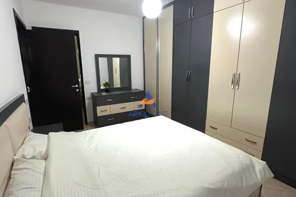 Shtepi me qera Apartament ne Tirane, 2+1, Mobilimi E mobiluar, Pagesa 800  Euro.