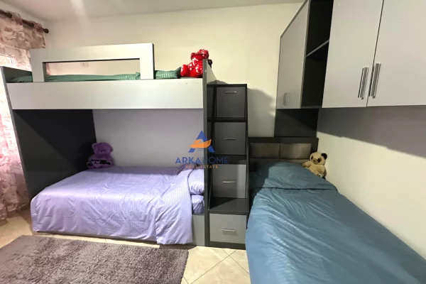Shtepi me qera Apartament ne Tirane, 2+1, Mobilimi E mobiluar, Pagesa 800  Euro.