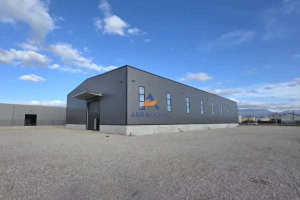 JEPET ME QERA KAPANON 1200M2 "NE RINAS" 4800 EURO