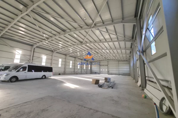 JEPET ME QERA KAPANON 1200M2 "NE RINAS" 4800 EURO