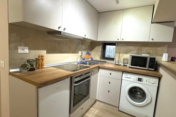 Shtepi me qera 2+1 ne Tirane - 727 Euro