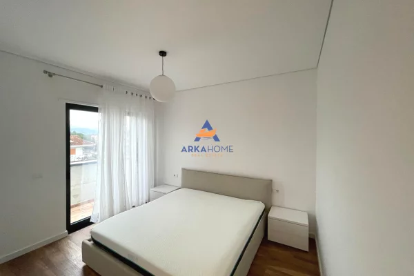 Shtepi me qera Vila Luksoze ne Tirane, 3+1, Mobilimi E mobiluar, Pagesa 3,400  Euro.