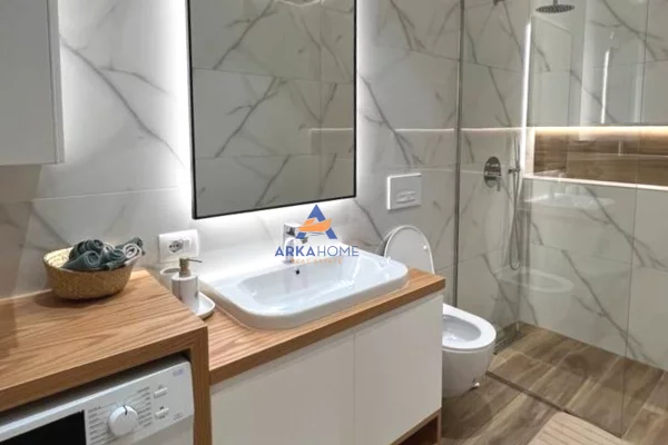 Shtepi me qera Apartament ne Tirane, 1+1, Mobilimi Pjeserisht e mobiluar, Pagesa 600  Euro.