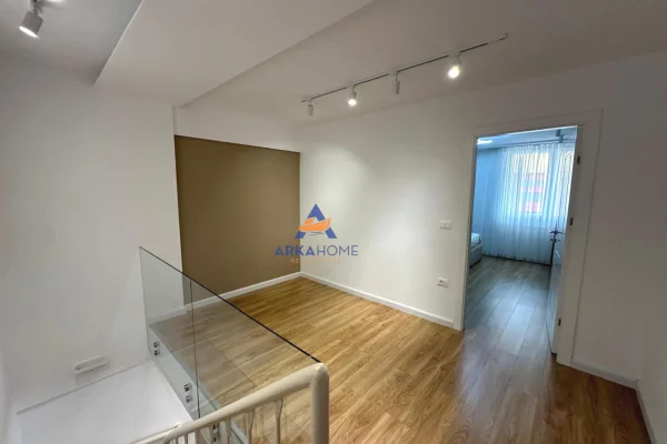 Shtepi me qera Apartament ne Tirane, 2+1, Mobilimi E mobiluar, Pagesa 1,142  Euro.