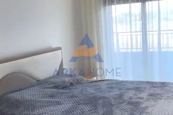 Shtepi me qera Apartament ne Tirane, 1+1, Mobilimi E mobiluar, Pagesa 1,000  Euro.