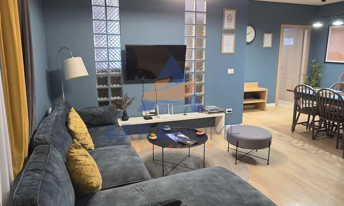 Shtepi me qera Apartament ne Tirane, 2+1, Mobilimi E mobiluar, Pagesa 1,700  Euro.