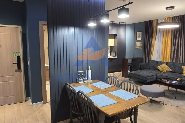 Shtepi me qera Apartament ne Tirane, 2+1, Mobilimi E mobiluar, Pagesa 1,700  Euro.