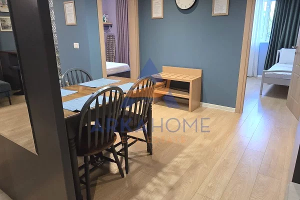 Shtepi me qera Apartament ne Tirane, 2+1, Mobilimi E mobiluar, Pagesa 1,700  Euro.