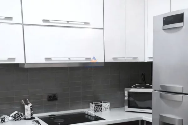 Shtepi me qera 1+1 ne Tirane - 750 Euro