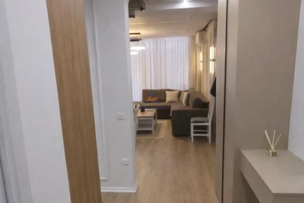 Shtepi me qera 2+1 ne Tirane - 1,500 Euro