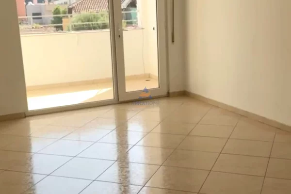 Shtepi me qera 2+1 ne Tirane - 600 Euro