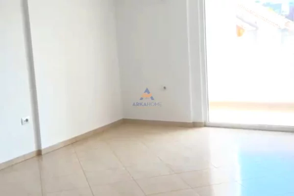 Shtepi me qera 2+1 ne Tirane - 600 Euro