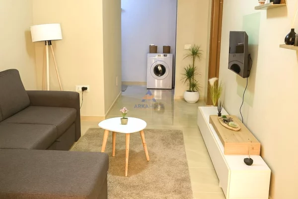 Shtepi me qera 1+1 ne Tirane - 695 Euro