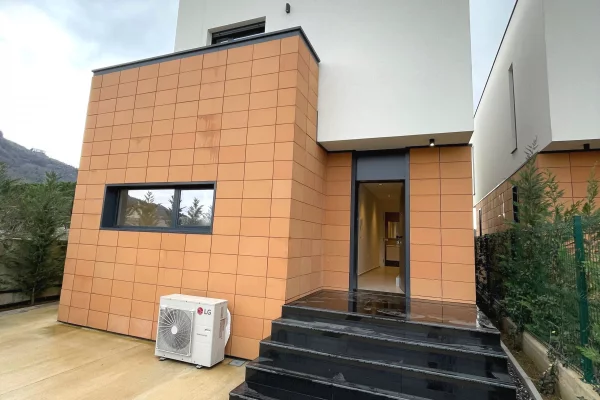 Shtepi me qera 4+1 ne Tirane - 3,400 Euro