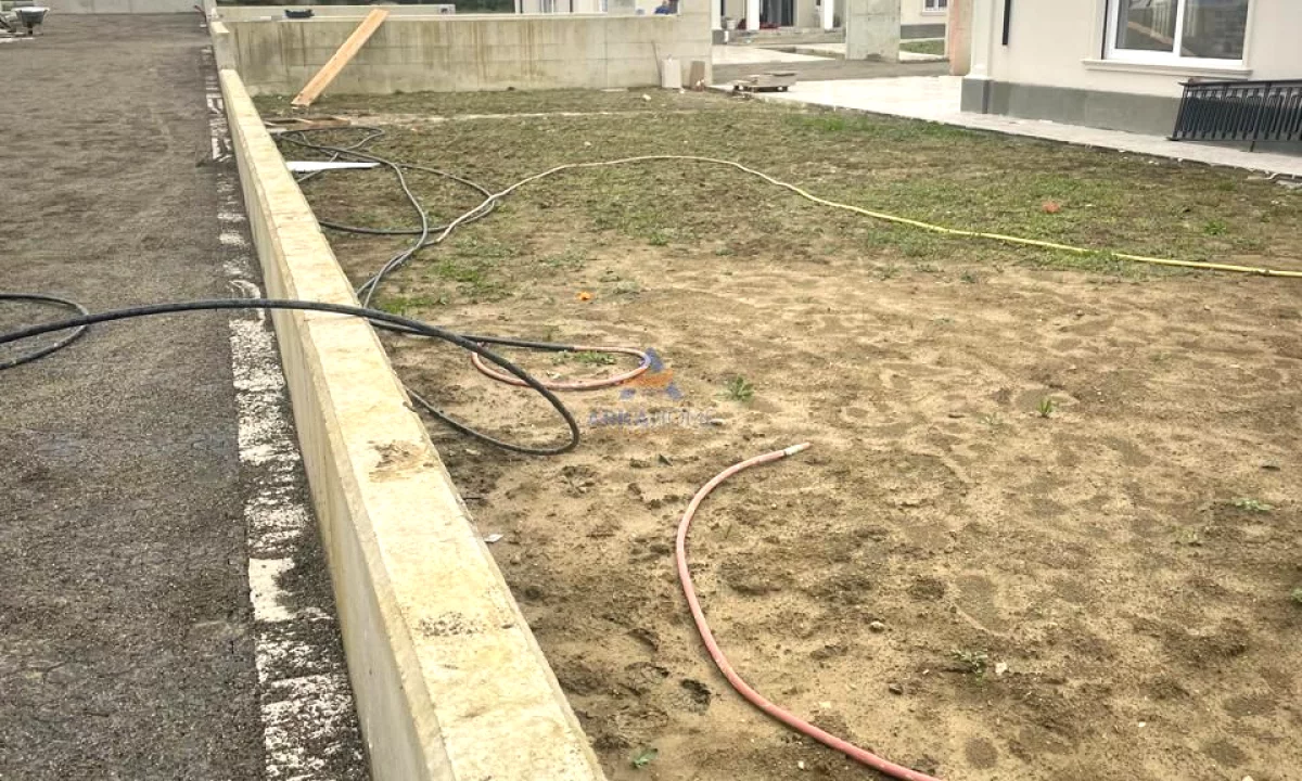 Shtepi ne shitje Apartament ne Tirane, 3+1, Mobilimi Bosh, pa mobiluar, Pagesa 610,650  Euro.