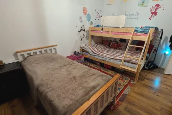 Shtepi ne shitje Apartament ne Tirane, 2+1, Mobilimi E mobiluar, Pagesa 195,800  Euro.