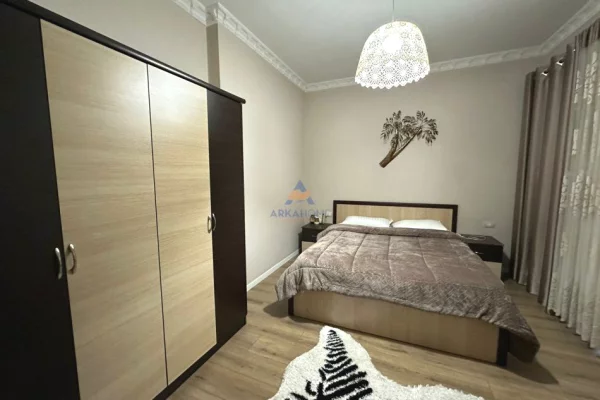 Shtepi ne shitje Apartament ne Tirane, 2+1, Mobilimi E mobiluar, Pagesa 320,000  Euro.