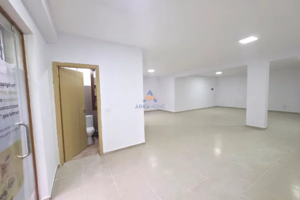 Ambient biznesi me qera 1+1 ne Tirane - 180,000 Euro
