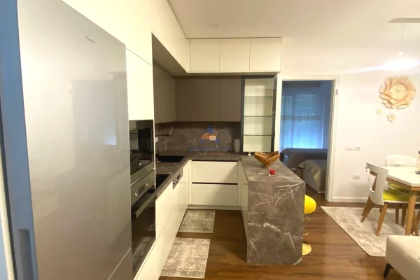 Shtepi ne shitje Apartament ne Tirane, 2+1, Mobilimi E mobiluar, Pagesa 186,000  Euro.
