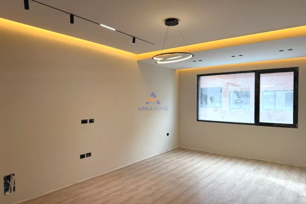 Shtepi ne shitje Apartament ne Tirane, 2+1, Mobilimi Bosh, pa mobiluar, Pagesa 258,000  Euro.