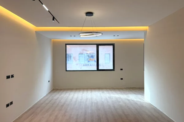 Shtepi ne shitje Apartament ne Tirane, 2+1, Mobilimi Bosh, pa mobiluar, Pagesa 258,000  Euro.