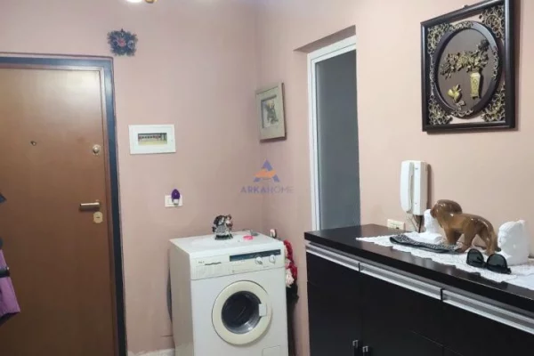 Shtepi ne shitje Apartament ne Tirane, 2+1, Mobilimi E mobiluar, Pagesa 140,000  Euro.