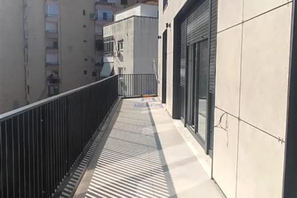 JEPET ME QIRA AMBIENT SHERBIMI 220M2 "RRUGA ALI BEGEJA , MBAS 9-KATESHIT TE PARE" 2500 EURO