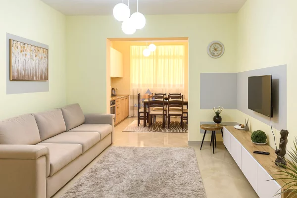 Shtepi me qera 2+1 ne Tirane - 665 Euro